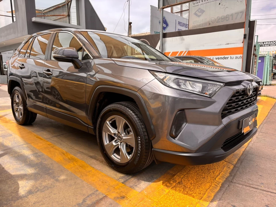 TOYOTA RAV4 LE 6MT 4x2 2022